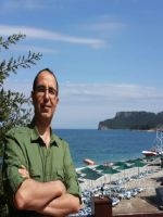 Do�. Dr. Oktay �RK�R�C� 